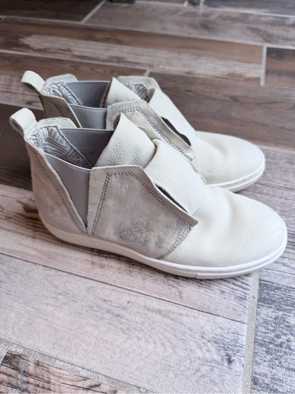 Miz Mooz Off-White/Cream Slip-On Leather Ankle Sneakers